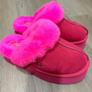 These are Pink size 6 Ugg Slippers.